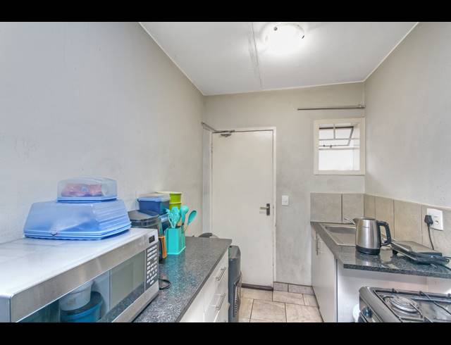 2 BEDROOM APARTMENT FOR SALE IN SOUTH HILLS